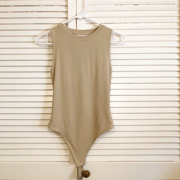 Aritzia Babaton Beige Contour Muscle High Crew Neck Sleeveless Thong Bodysuit - Picture 3 of 5